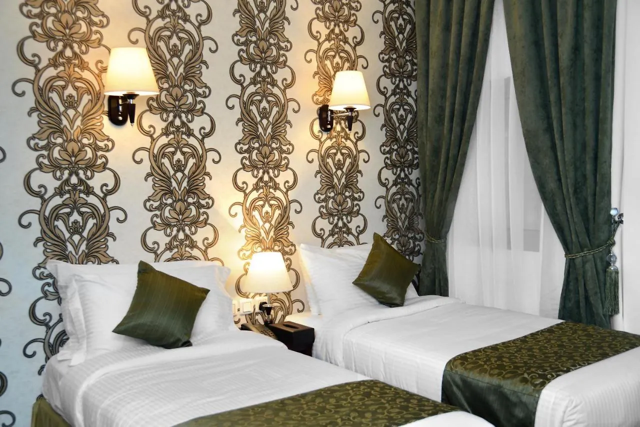 Pinewood Hotel Médine