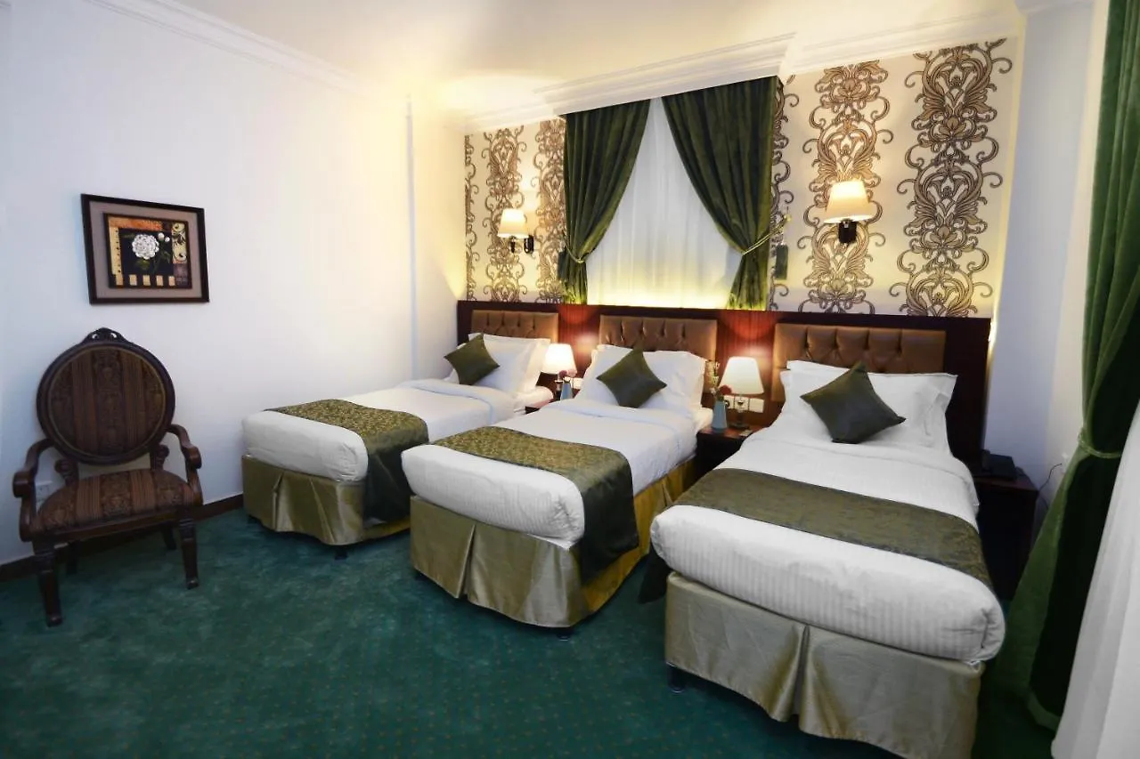 Pinewood Hotel Médine